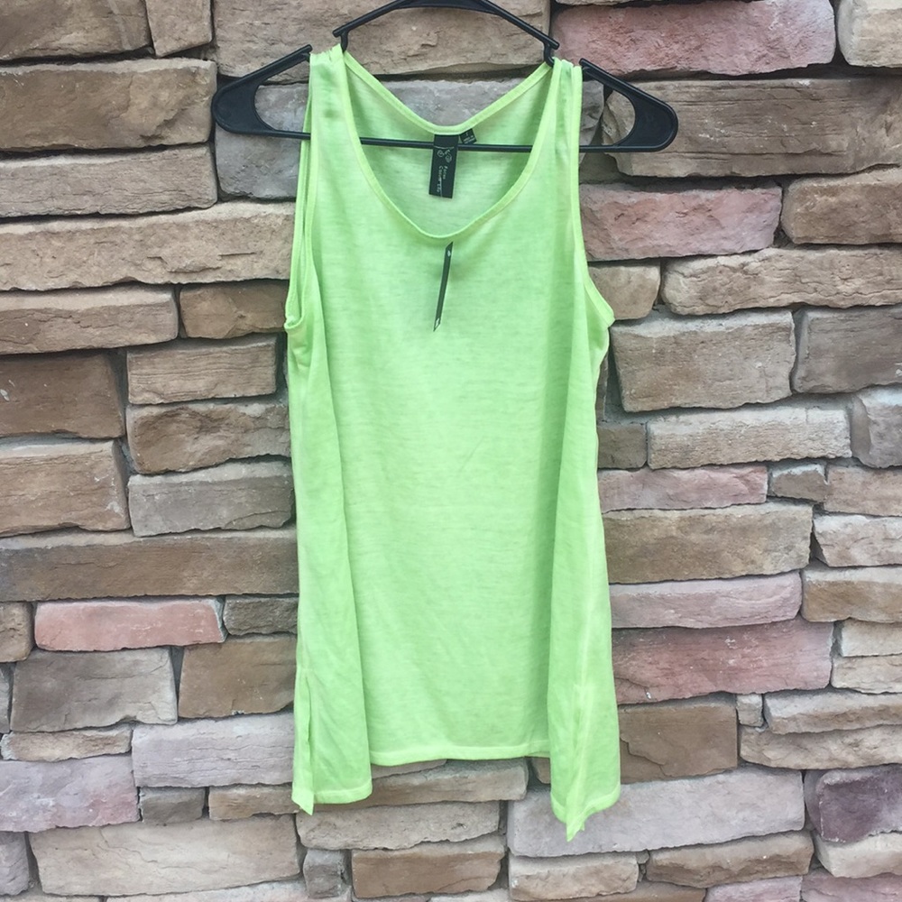 NWT oversized tank